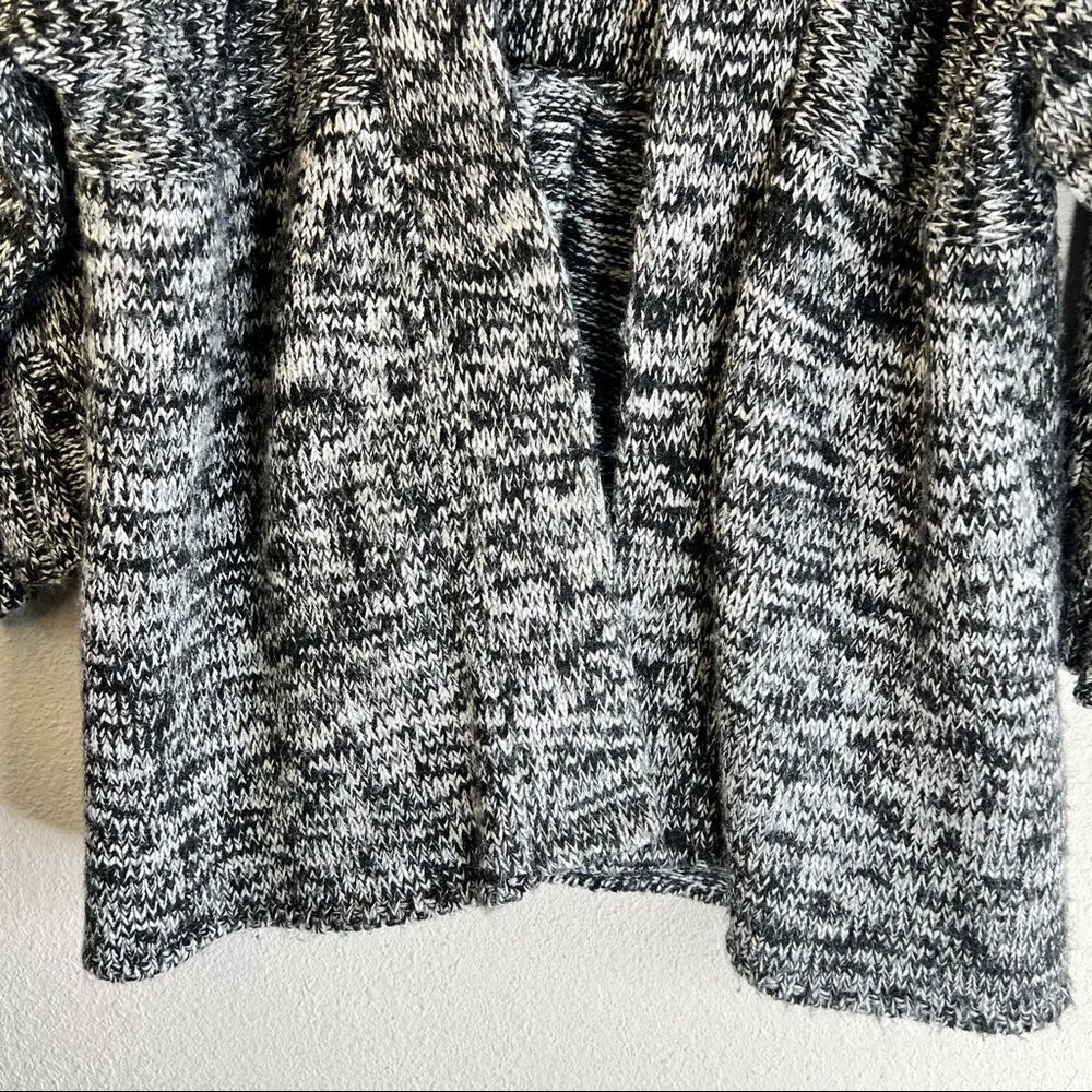 Talie Sweater‎ - Picture 4 of 7
